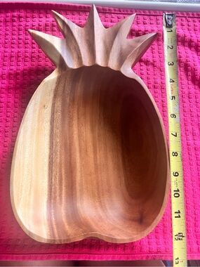 Handcrafted Pineapple-Shaped Wooden Serving Bowl - Natural Brown